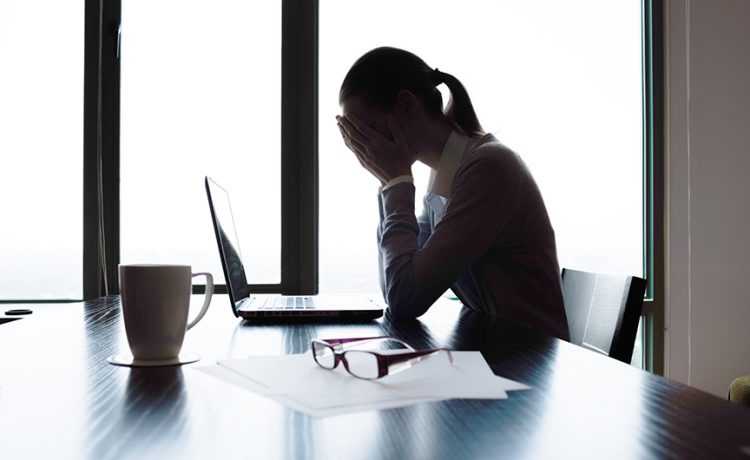 Tips Karyawan Menghadapi Deadline Ketat Tanpa Panik Berlebihan