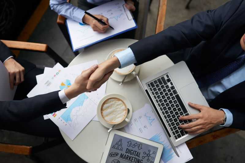 Tips Perusahaan Menjaga Hubungan Baik dengan Mitra Bisnis Strategis