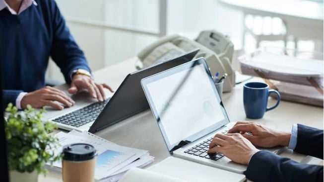 Cara Karyawan Menyeimbangkan Tugas Kantor dan Kehidupan Pribadi