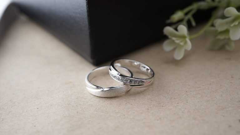 10 Tips Menentukan Material Custom Cincin Sepasang Agar Tahan Lama